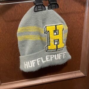 Hufflepuff Harry Potter Beanie - Gray and Yellow